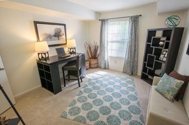 5545 Summer Ridge Boulevard 1-2 Beds Apartment for Rent Photo Gallery 1
